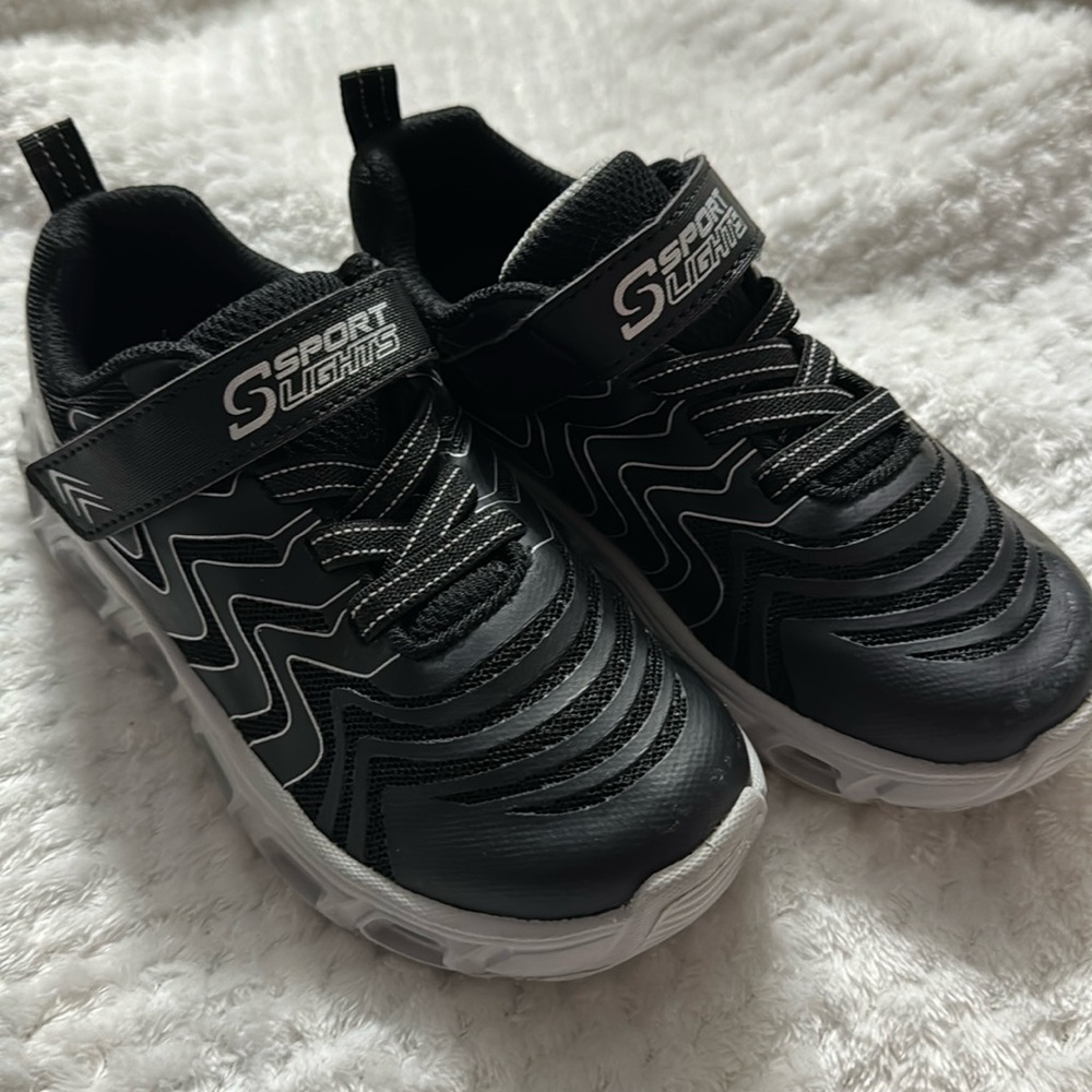 Toddler boys Black Silver Light Up Sketchers No Tag READ